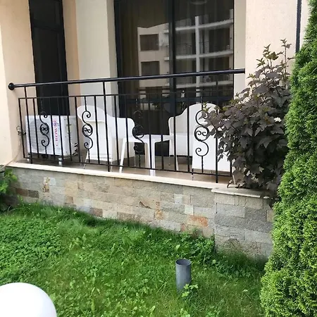 Vacation At Sunny Apartment *