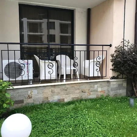 Vacation At Sunny Apartment *
