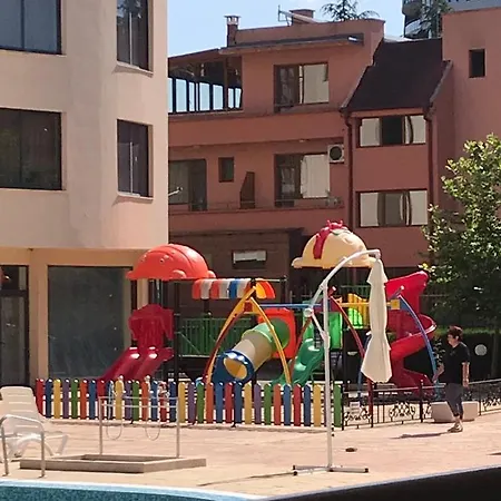 Vacation At Sunny Apartment